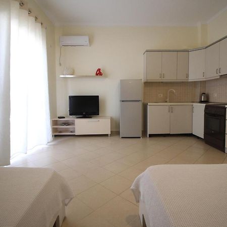Sunset Apartments Berdenesh Sarandë Eksteriør billede