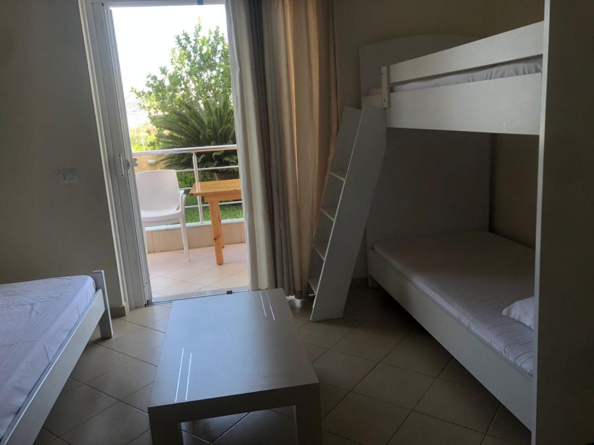 Sunset Apartments Berdenesh Sarandë Eksteriør billede