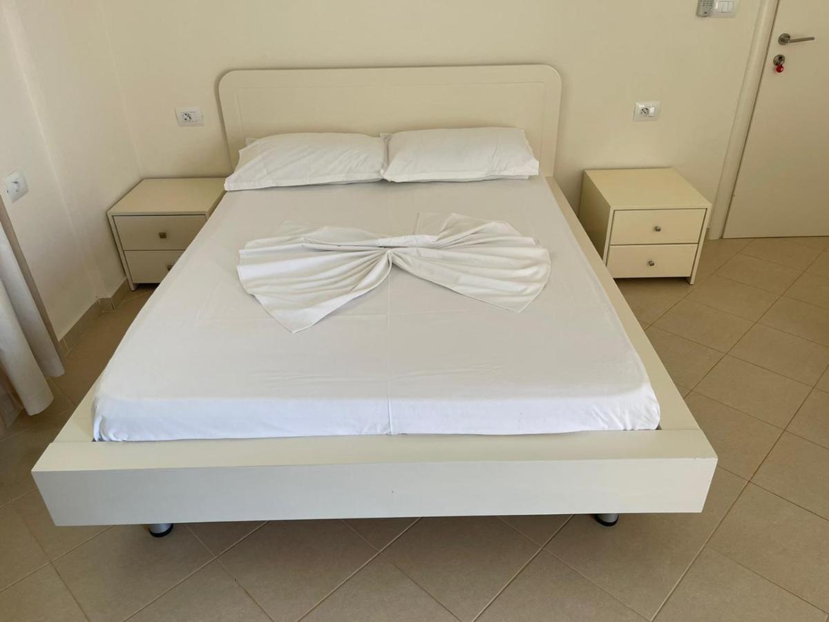 Sunset Apartments Berdenesh Sarandë Eksteriør billede