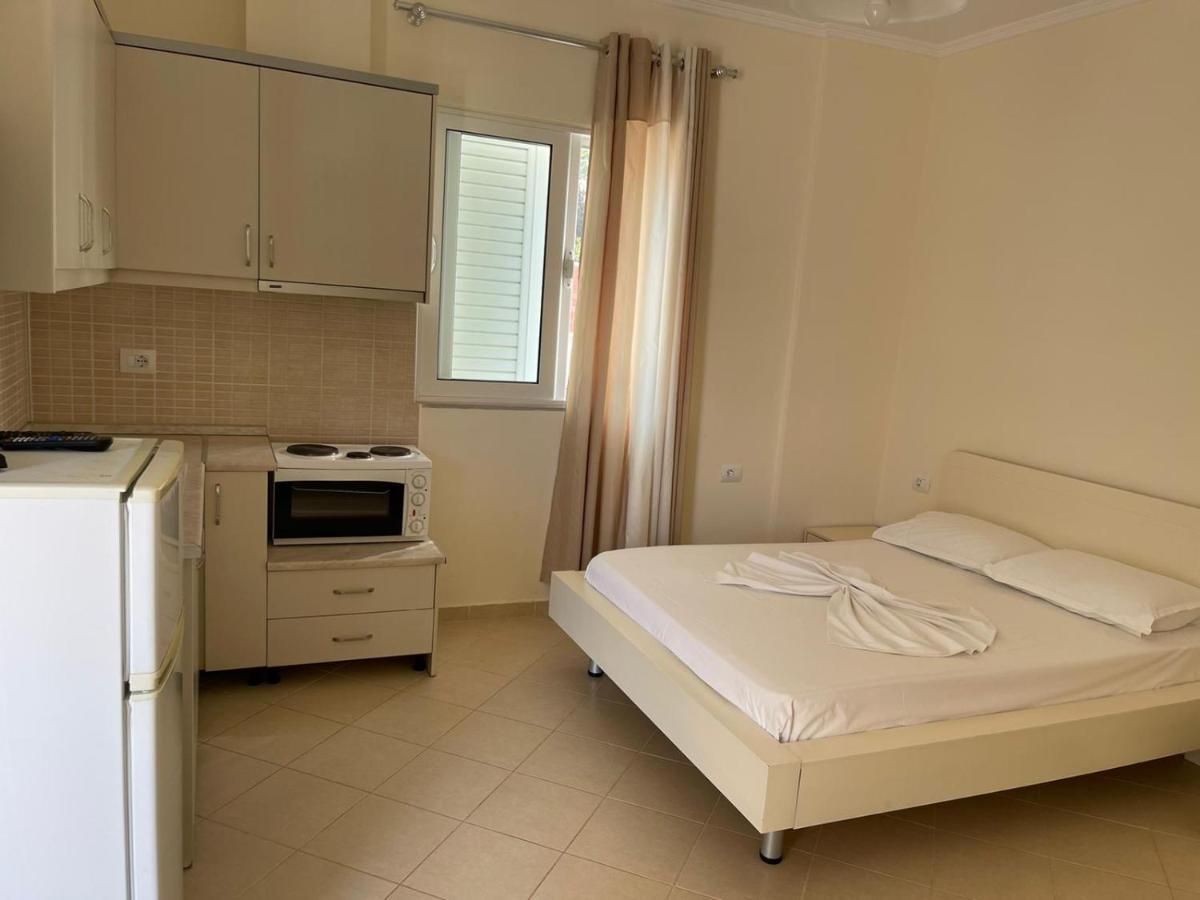 Sunset Apartments Berdenesh Sarandë Eksteriør billede