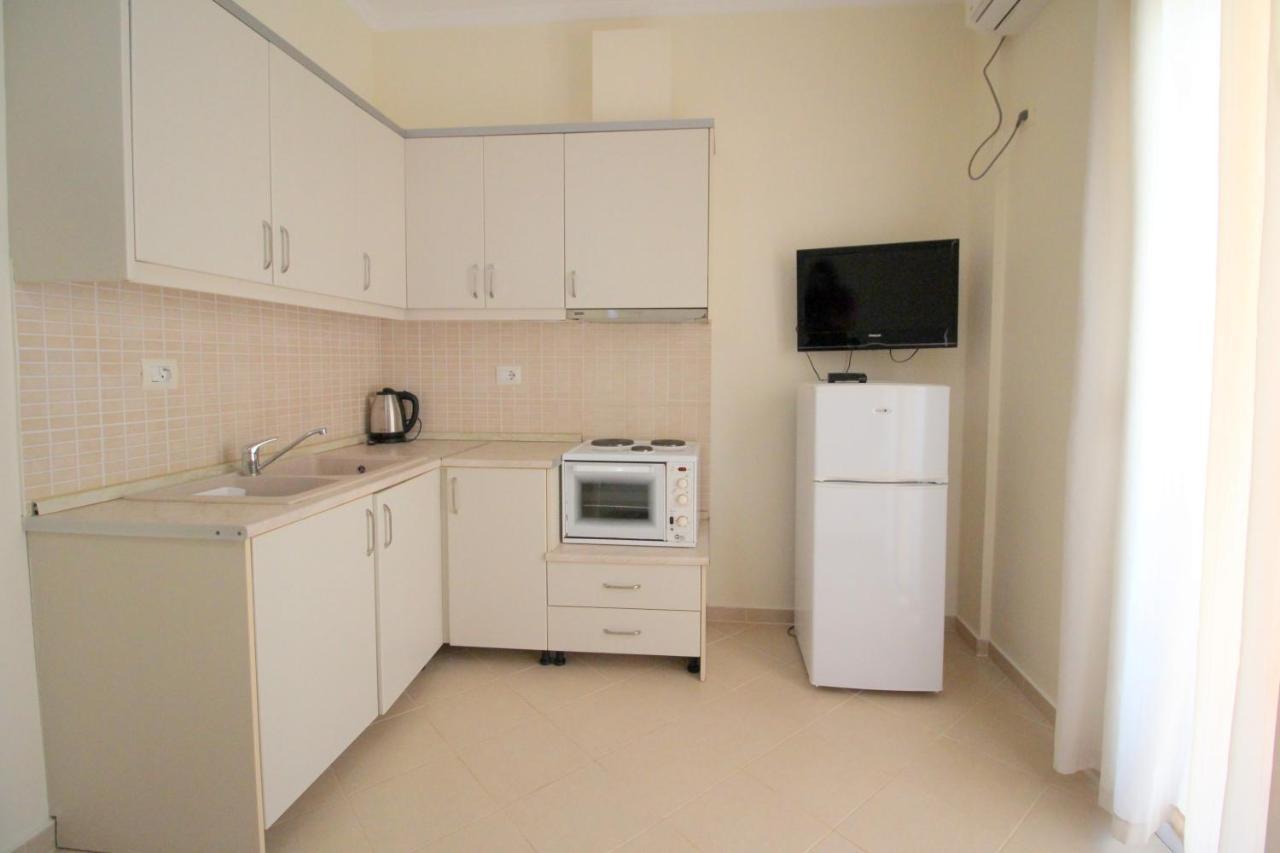 Sunset Apartments Berdenesh Sarandë Eksteriør billede