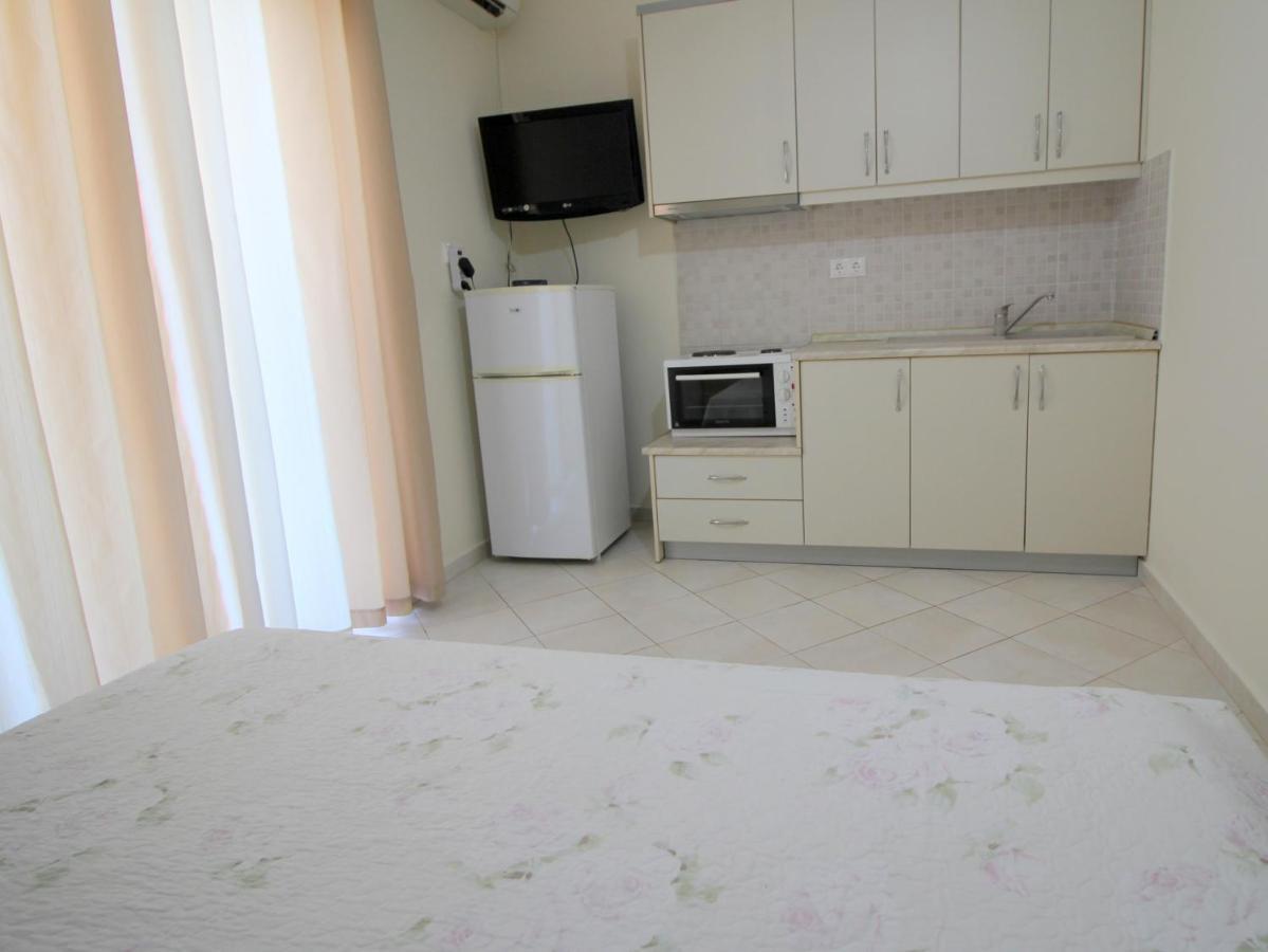 Sunset Apartments Berdenesh Sarandë Eksteriør billede