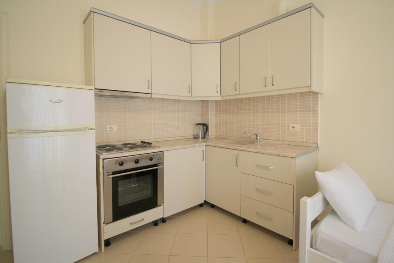 Sunset Apartments Berdenesh Sarandë Eksteriør billede