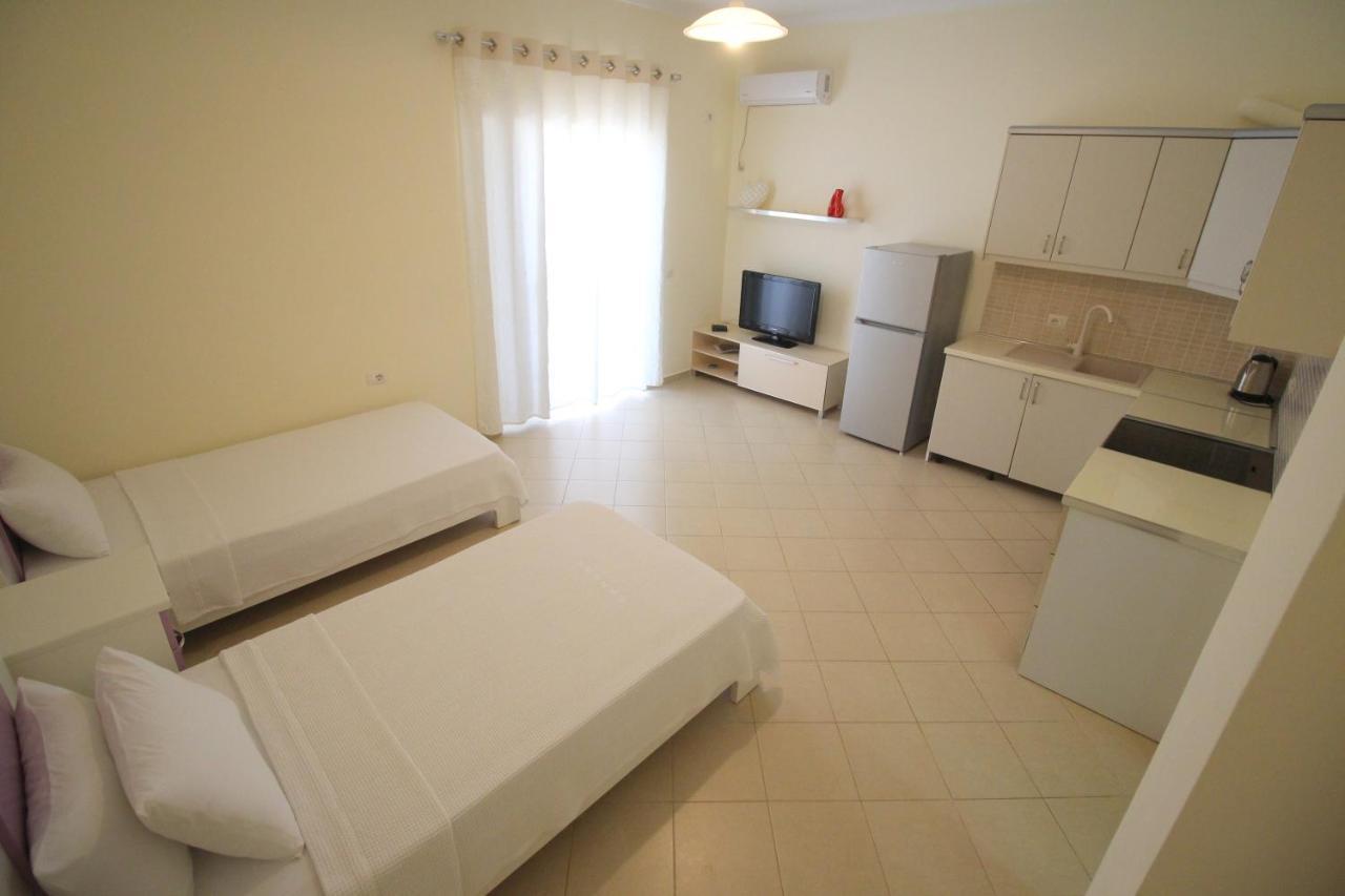 Sunset Apartments Berdenesh Sarandë Eksteriør billede