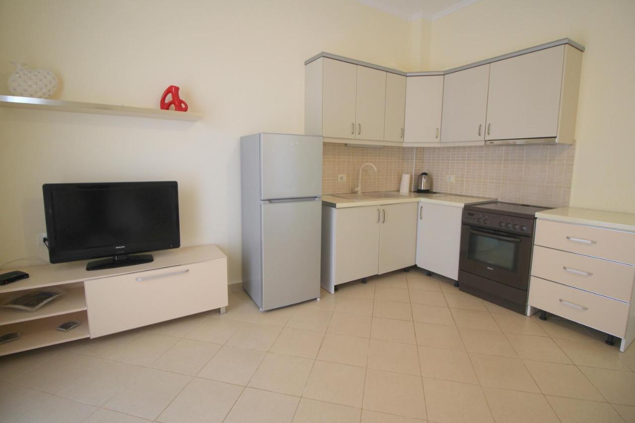 Sunset Apartments Berdenesh Sarandë Eksteriør billede