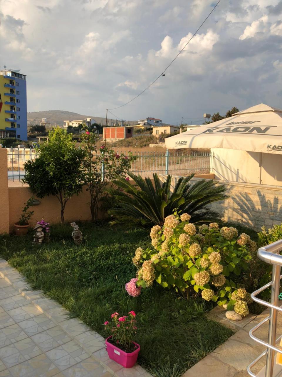 Sunset Apartments Berdenesh Sarandë Eksteriør billede